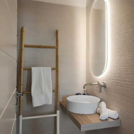 Maison Du Port - Boutique By Homey Experience * אולביה